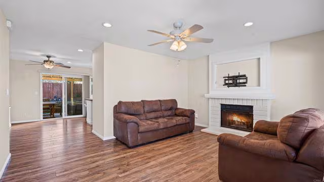 10053 Kibler Dr San Diego, CA 92126 photo 2