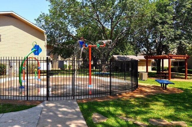1201 Monterrey Blvd Euless, TX 76040 photo 4