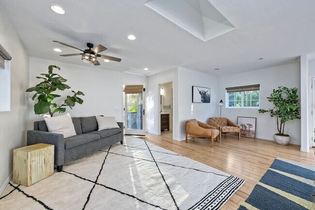 1408 Caudor St Encinitas, CA 92024 photo 2