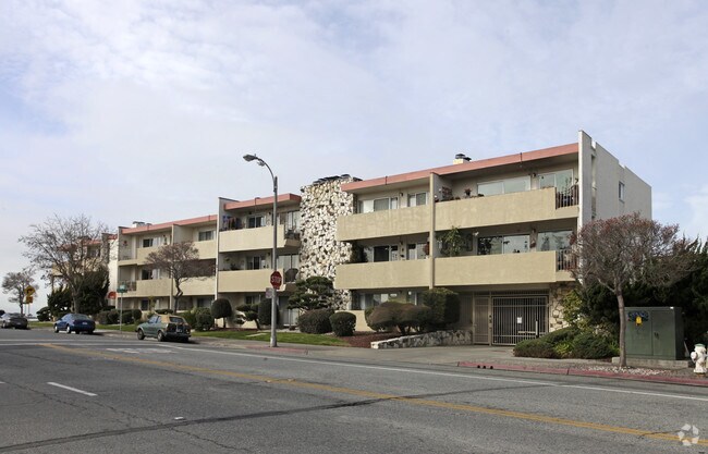 301 Broadway, Alameda, CA 94501 photo 2