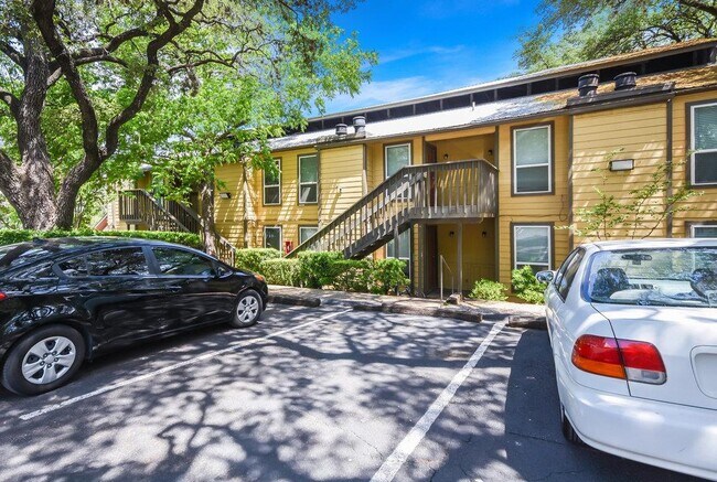 1000 W 26th St Austin, TX 78705 photo 2