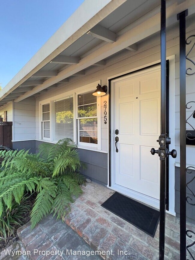 2795 Laurel St Napa, CA 94558 photo 3