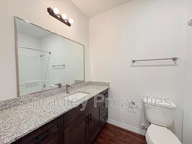 1124 W Ave O Belton, TX 76513 photo 5