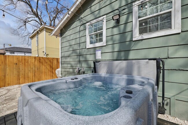 3015 Chihuahua Ave Dallas, TX 75212 photo 5