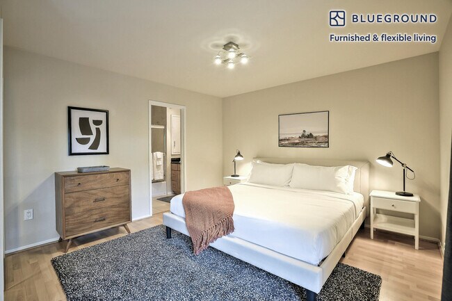 920 Webster St Palo Alto, CA 94301 photo 2