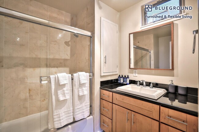 920 Webster St Palo Alto, CA 94301 photo 4