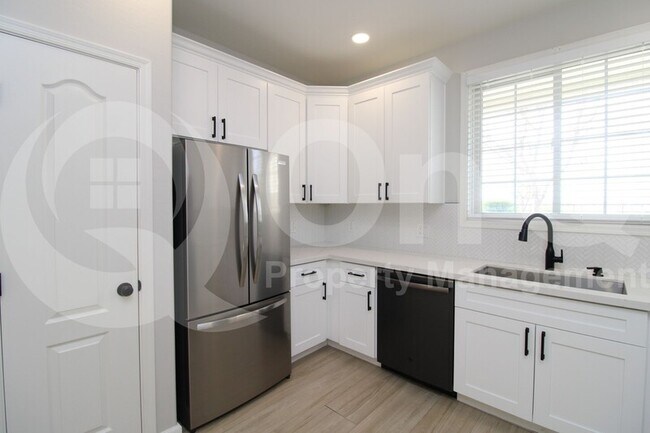 1064 South Nancy Lane, Gilbert, AZ 85296 photo 4