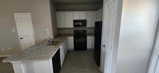 7239 Converse Ridge Ln San Antonio, TX 78239 photo 3