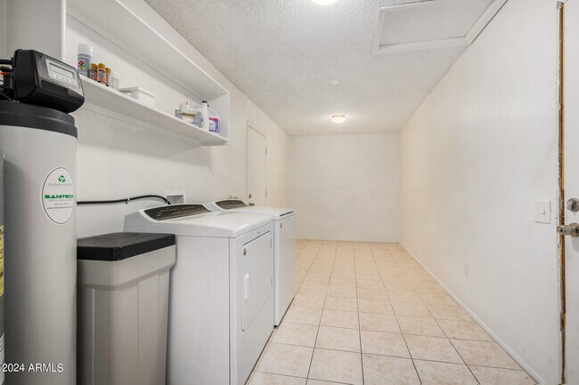20439 N Skylark Dr Sun City West, AZ 85375 photo 3