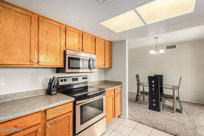 20439 N Skylark Dr Sun City West, AZ 85375 photo 2