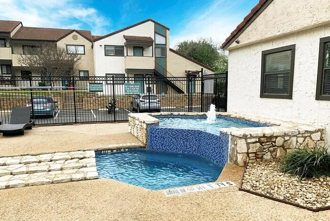 400 W St Elmo Rd Austin, TX 78745 photo 4