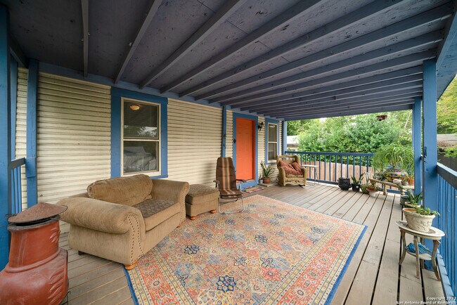 114 Teresa St San Antonio, TX 78214 photo 5