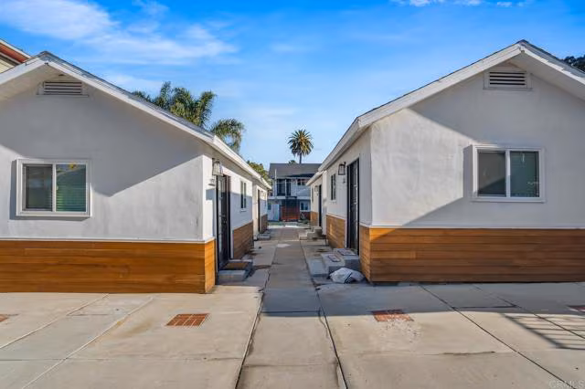 2032 Kearney Ave San Diego, CA 92113 photo 2