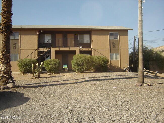 450 Palm Dr Wickenburg, AZ 85390 photo 2