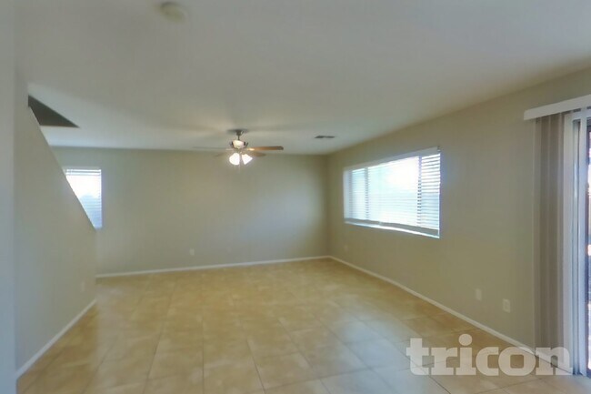 42065 W Sunland Dr Maricopa, AZ 85138 photo 2