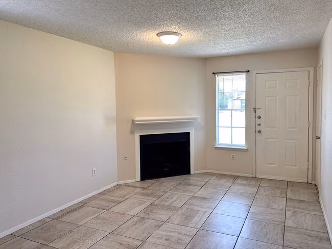 202 Renee Dr Irving, TX 75061 photo 2