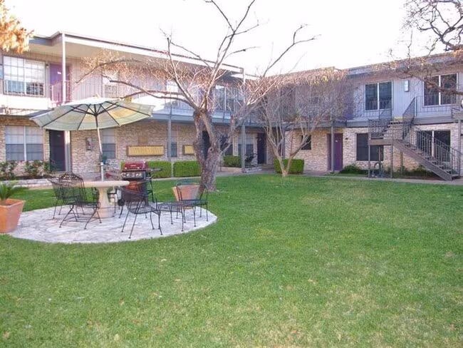 2211 W N Loop Blvd Austin, TX 78756 photo 3