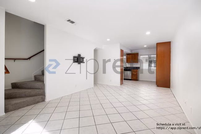 4517 College Way San Diego, CA 92115 photo 3