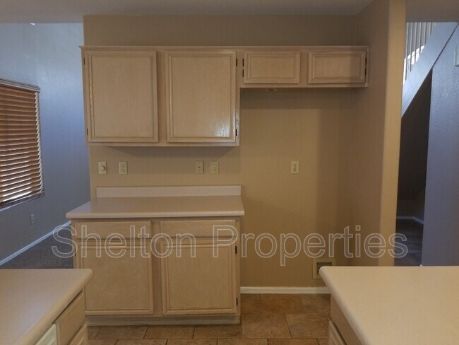 6822 W Louise Dr Glendale, AZ 85310 photo 5