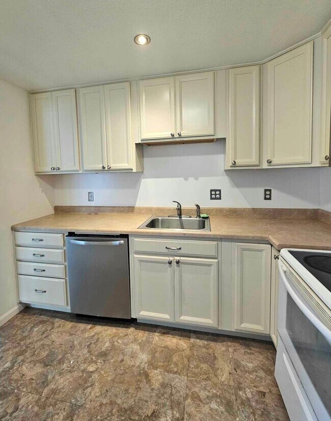 1349 Whitney Ave Bremerton, WA 98312 photo 5