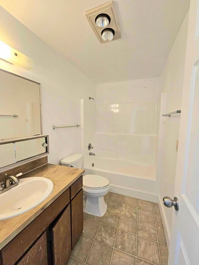 1349 Whitney Ave Bremerton, WA 98312 photo 2