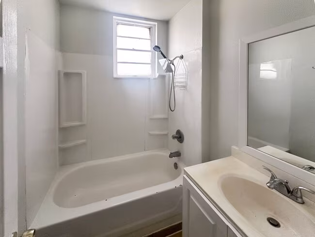702 S Gevers St San Antonio, TX 78203 photo 5