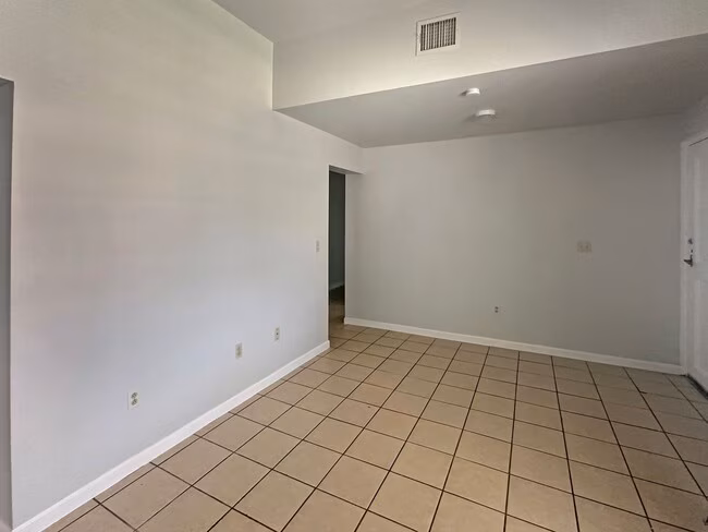 702 S Gevers St San Antonio, TX 78203 photo 3