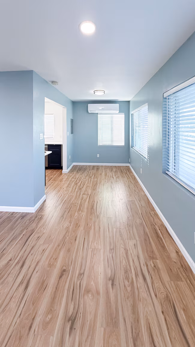 4169 Myrtle Ave San Diego, CA 92105 photo 2