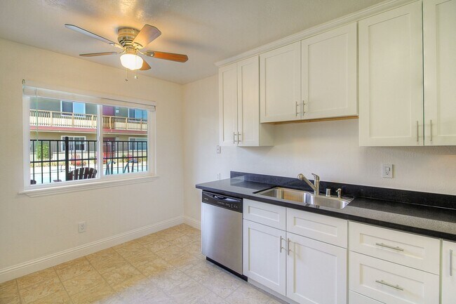 6233 Montecito Blvd Santa Rosa, CA 95409 photo 4