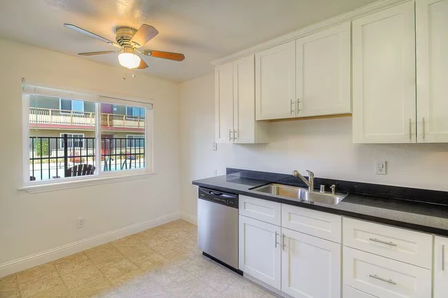 6233 Montecito Blvd Santa Rosa, CA 95409 photo 4
