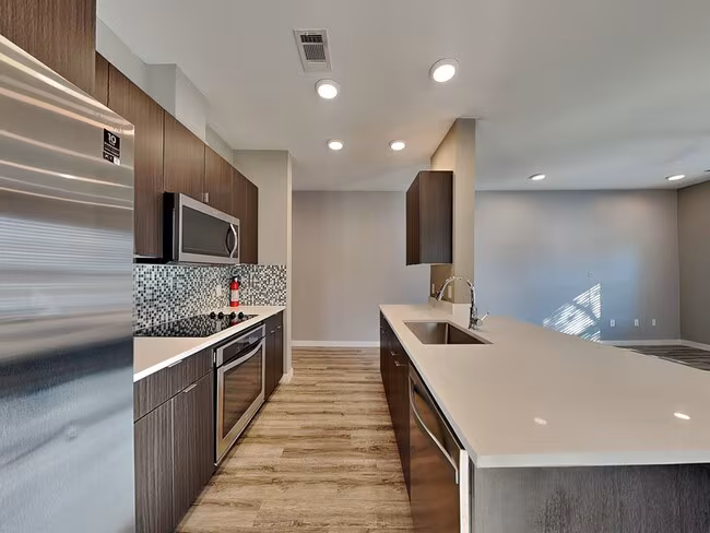 1553 Fiji St Dallas, TX 75203 photo 4