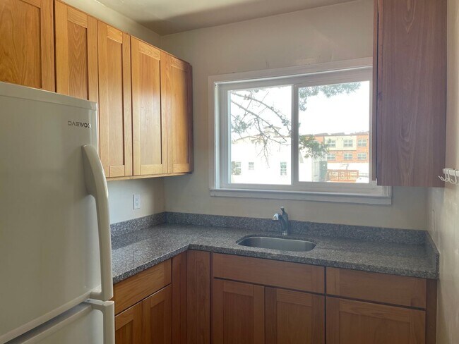 1988 California St Berkeley, CA 94703 photo 4