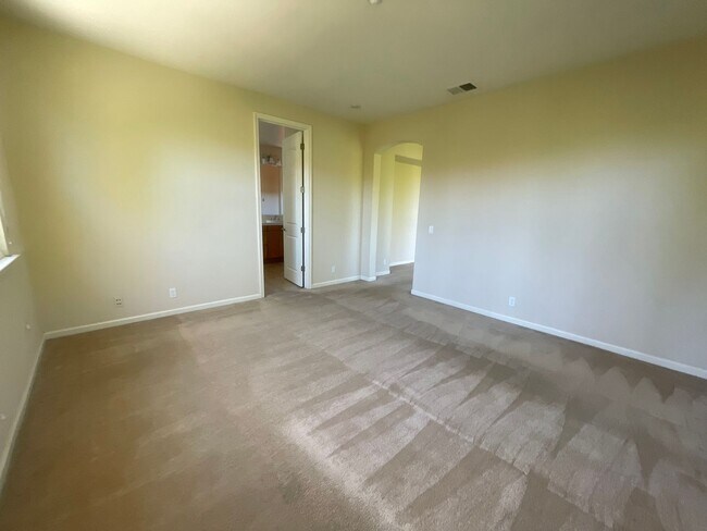 3903 Branding Iron Court, Dublin, CA 94568 photo 5