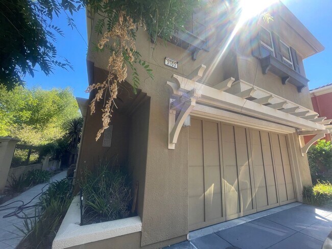 3903 Branding Iron Court, Dublin, CA 94568 photo 2