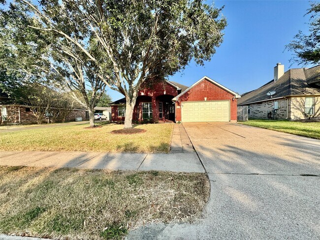 2604 Hidden Creek Drive, Pearland, TX 77581 photo 3