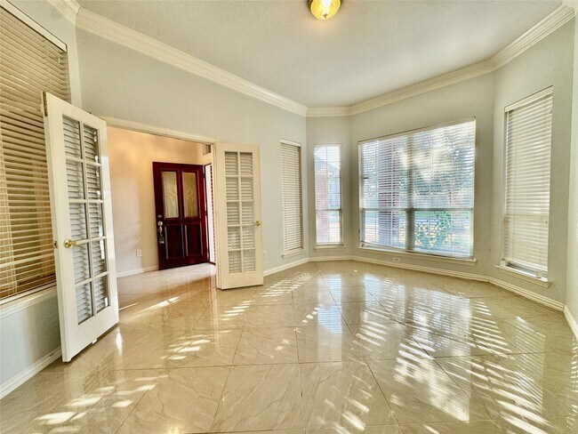 2604 Hidden Creek Drive, Pearland, TX 77581 photo 5