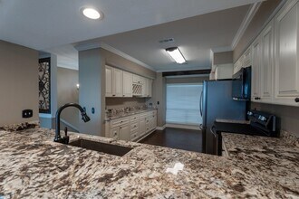 401 Hi There Horseshoe Bay, TX 78657 photo 3