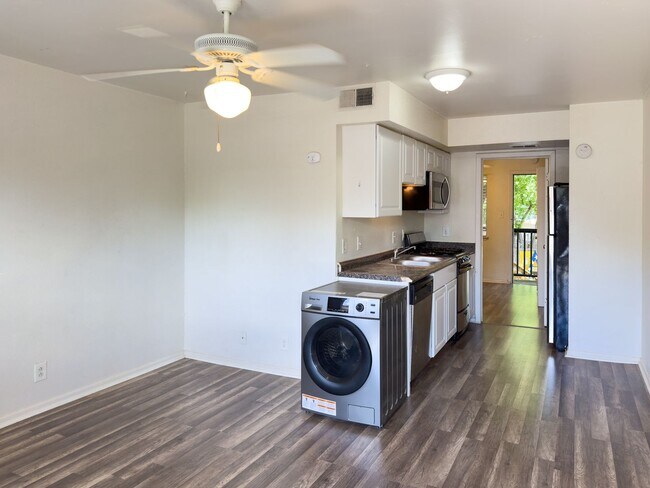 1010 W 23rd St Austin, TX 78705 photo 3