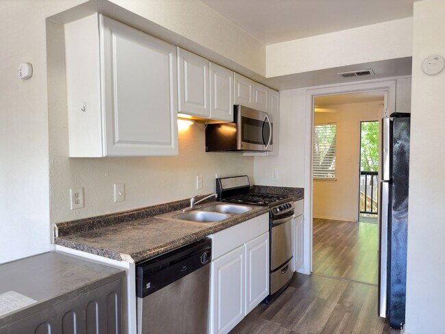 1010 W 23rd St Austin, TX 78705 photo 5