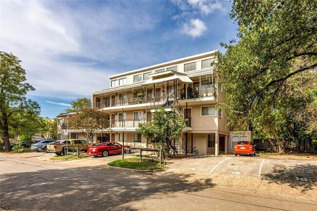 1010 W 23rd St Austin, TX 78705 photo 2