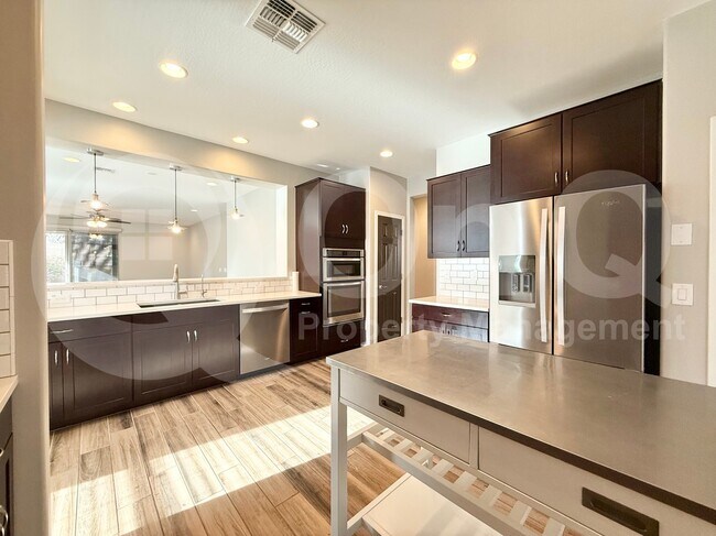 9560 W Weeping Willow Rd Peoria, AZ 85383 photo 3