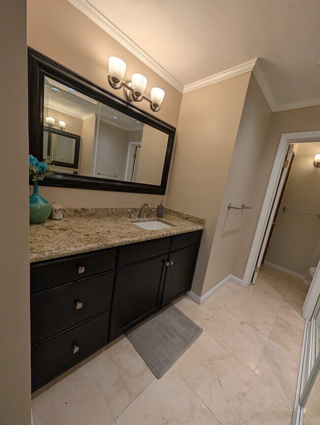 1855 Diamond St San Diego, CA 92109 photo 3