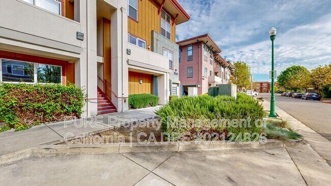 950 Campoy St Santa Rosa, CA 95407 photo 2
