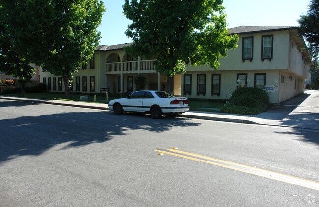 Sara Vale Apartments photo 4