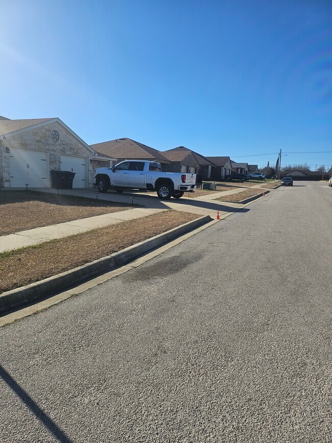 900 Yi Dr Killeen, TX 76549 photo 3