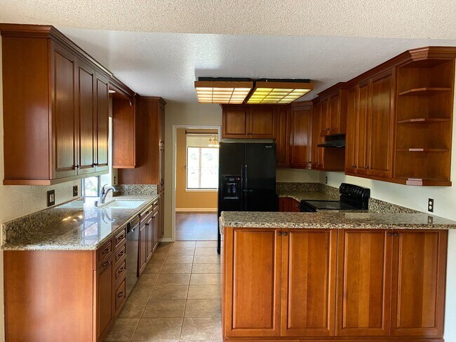 838 Dorset Way Benicia, CA 94510 photo 4