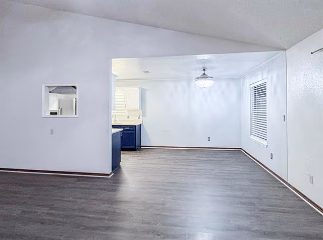 6205 Maple Springs Drive, Arlington, TX 76001 photo 4