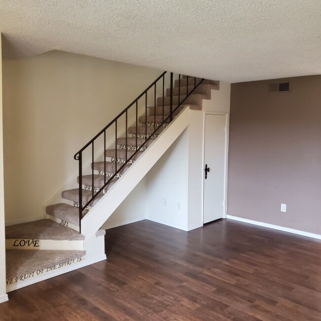 1643 Rue De Valle San Marcos, CA 92078 photo 2