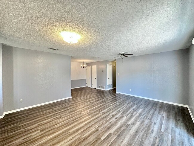 708 Lisa Ln Killeen, TX 76543 photo 2
