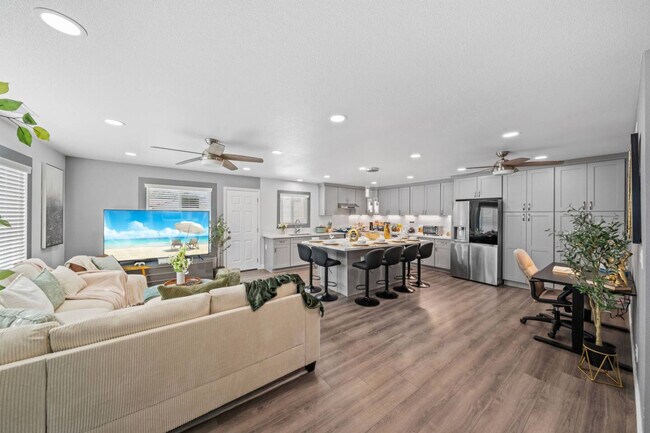 10983 Parkdale Ave San Diego, CA 92126 photo 2